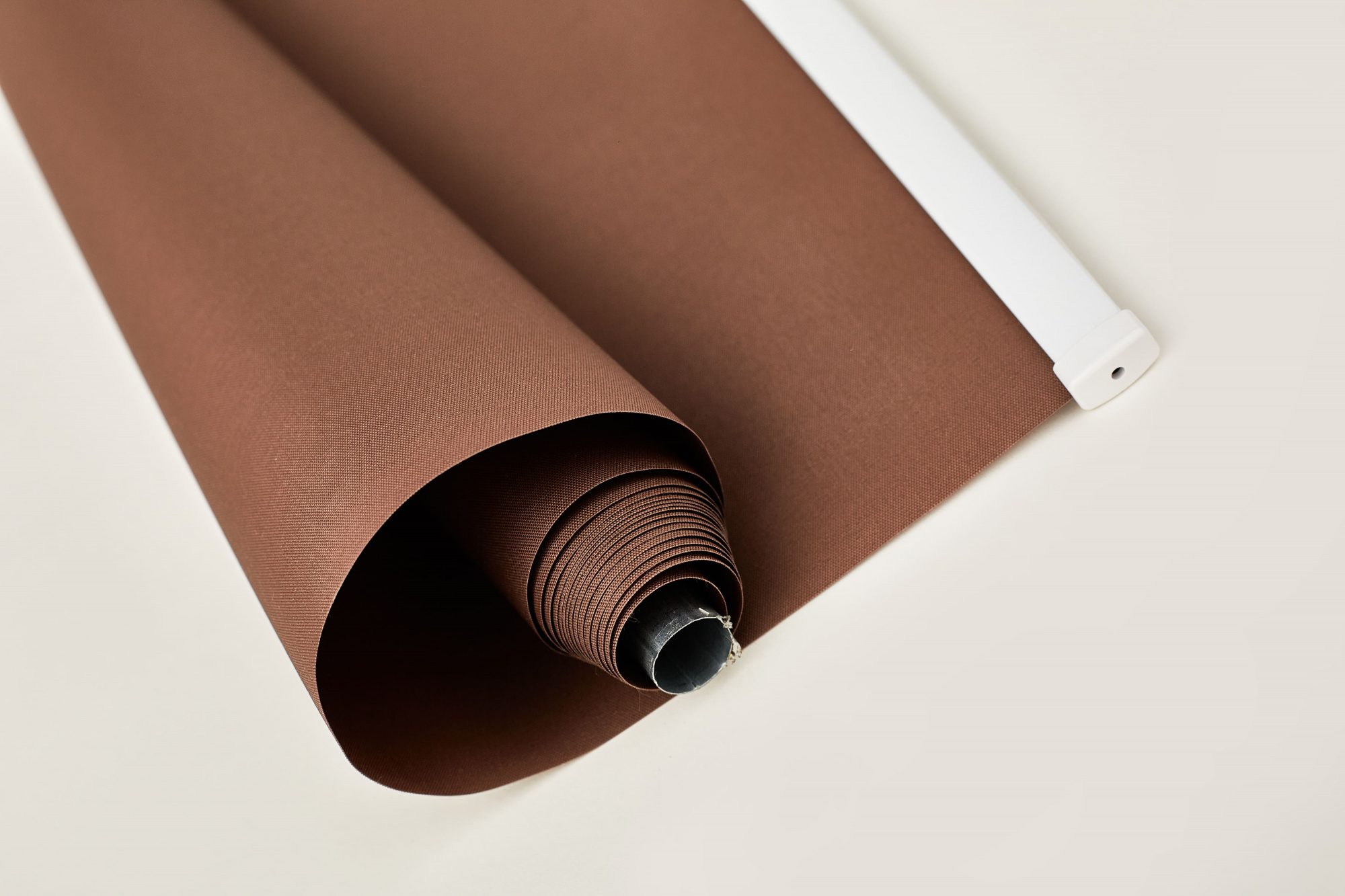 Рулонная штора MINI темно-коричневая 65 см
